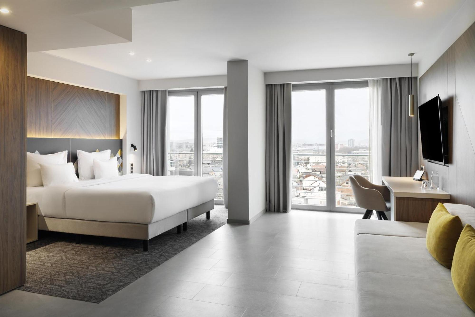 Deluxe King Room
